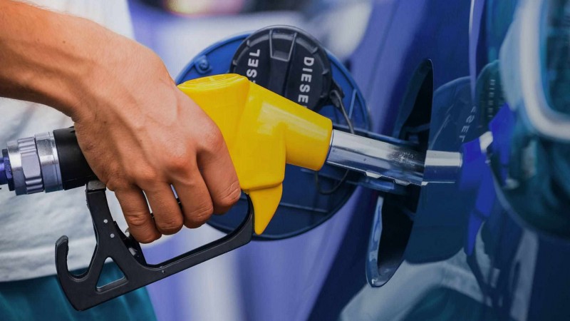 Combustibles: el Gobierno activa suba de impuestos en dos etapas